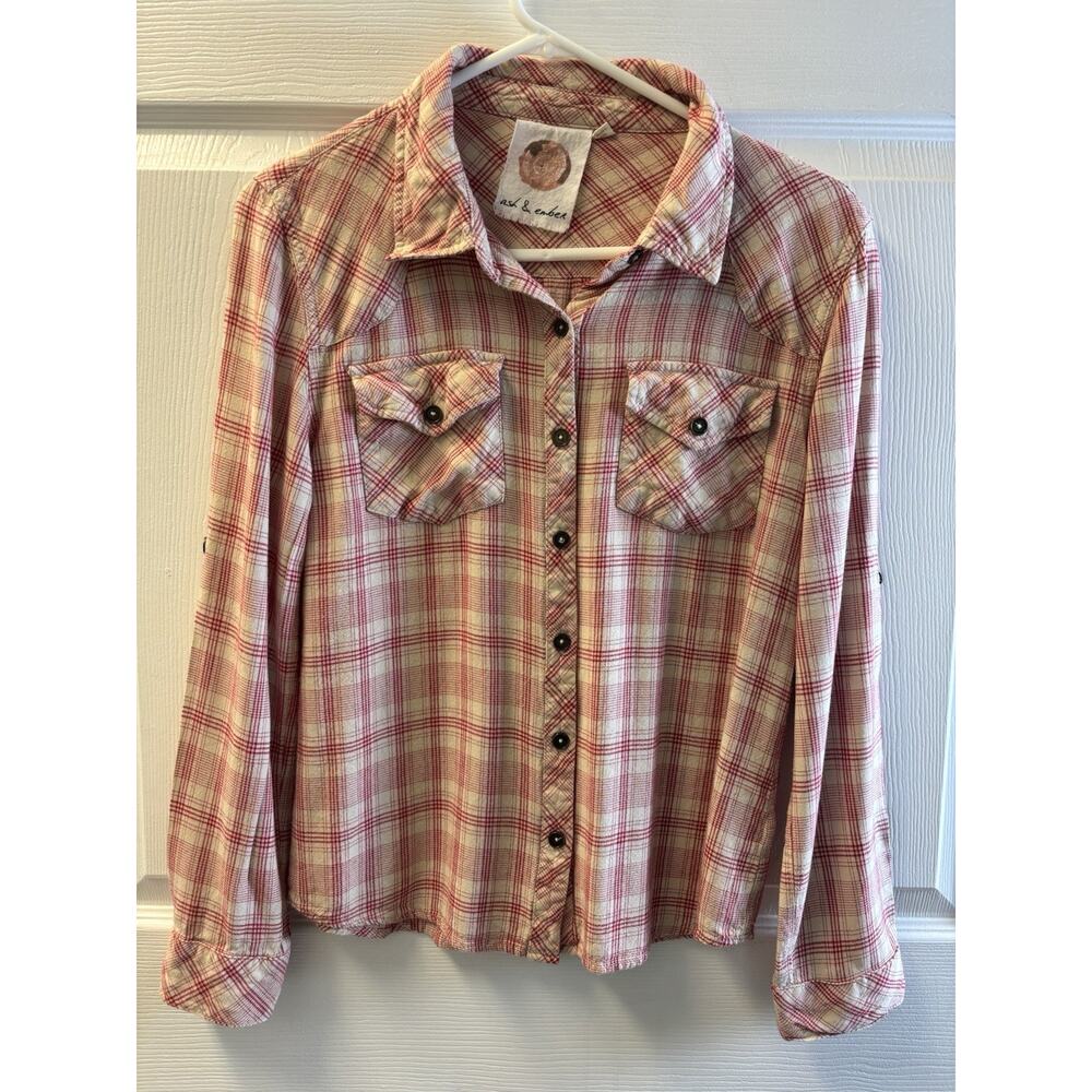 *Bundle 5 items for $30Ash And Embervred  Cream Plaid Button Up Shirt Size Small